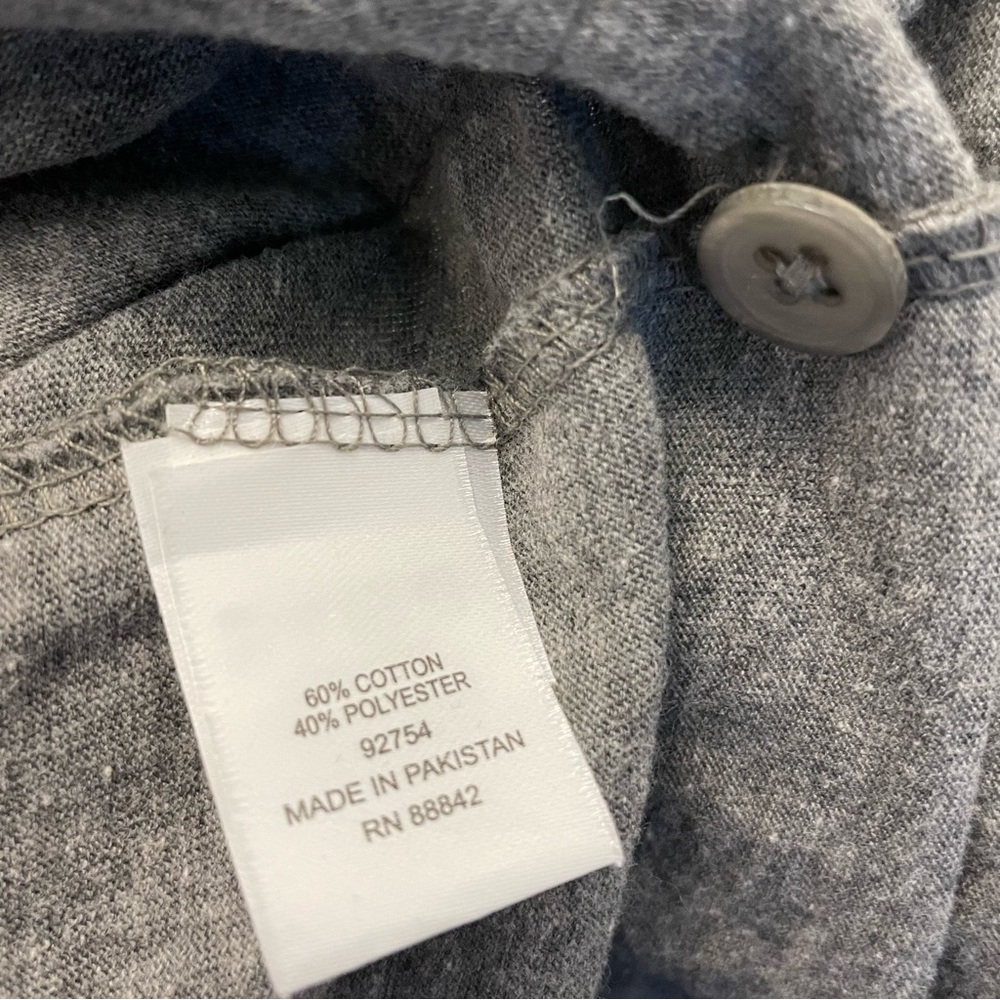 Gray top - Picture 5 of 5